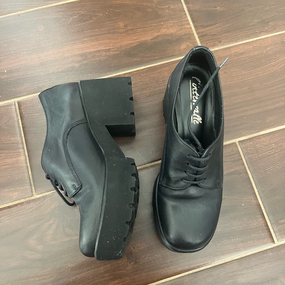L'INTERVALLE Black Chunky Loafers